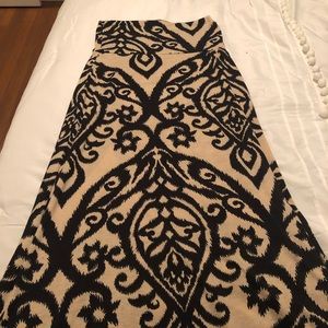 Promesa Patterned Maxi Skirt
